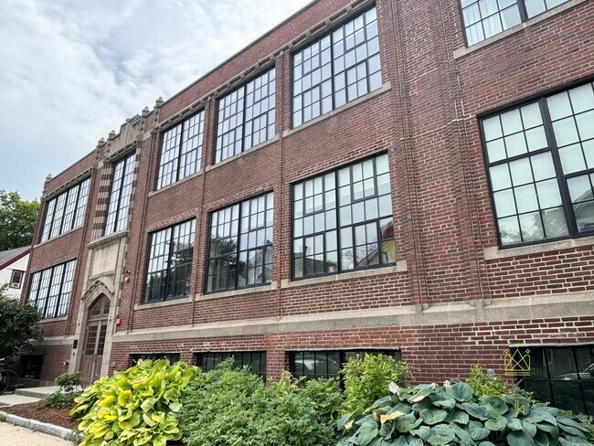 20 Sunnyside St unit 6, Boston, MA 02130 - photo 5