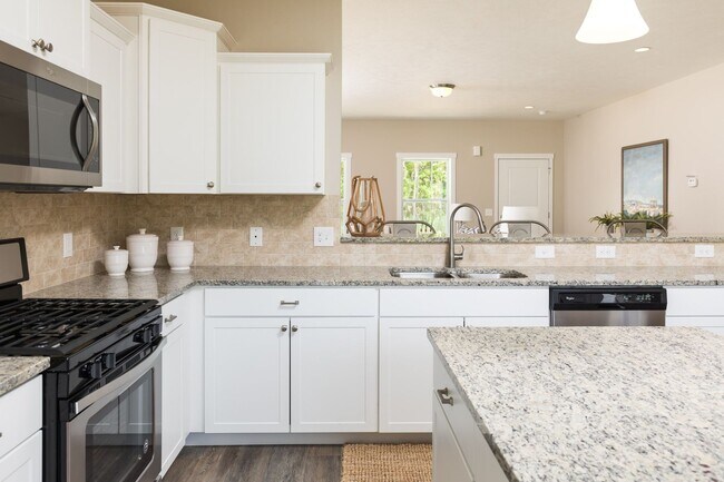 9577 Snow Valley Dr SE unit 36451915, Alto, MI 49302 - photo 4