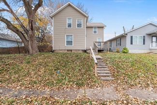 818 Charlotte St, Davenport, IA 52803