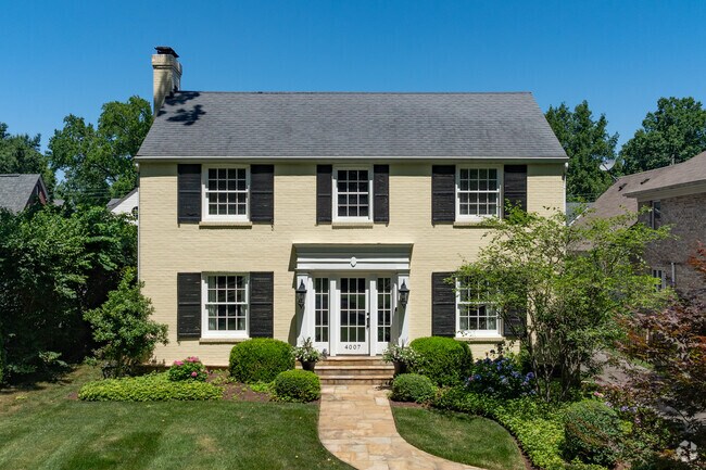 This is an example of a Colonial Revival style home in the St. Matthews neighborhood.