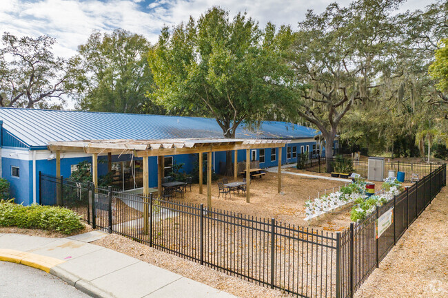 Hillel Academy of Tampa a student-teacher ratio of 6 to 1.