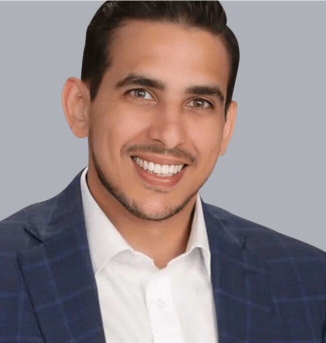 Agent Photo