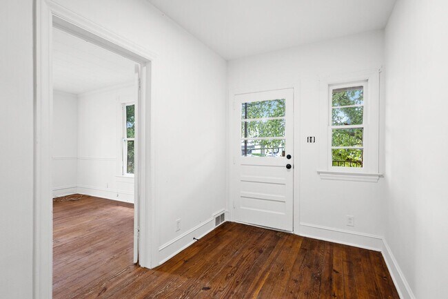 209 N Spring St unit 209 N Spring St-Unit, Winston Salem, NC 27101 - photo 7