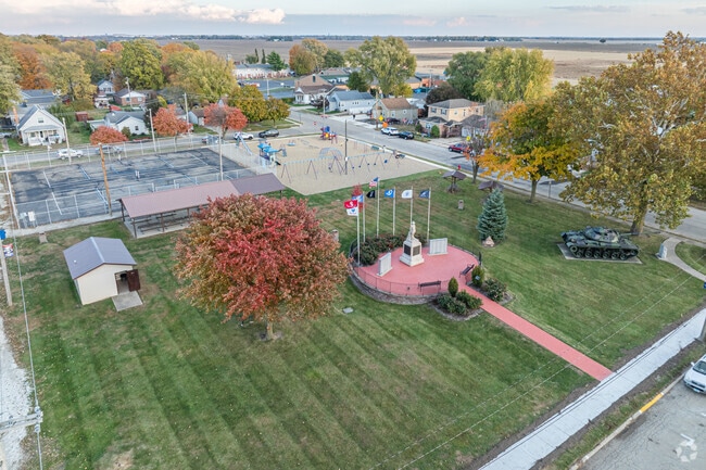 War Memorial Park has tennis courts, a playground, and a World War I memorial.