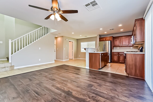 3948 Beverly Elms St, Las Vegas, NV 89129 - photo 5