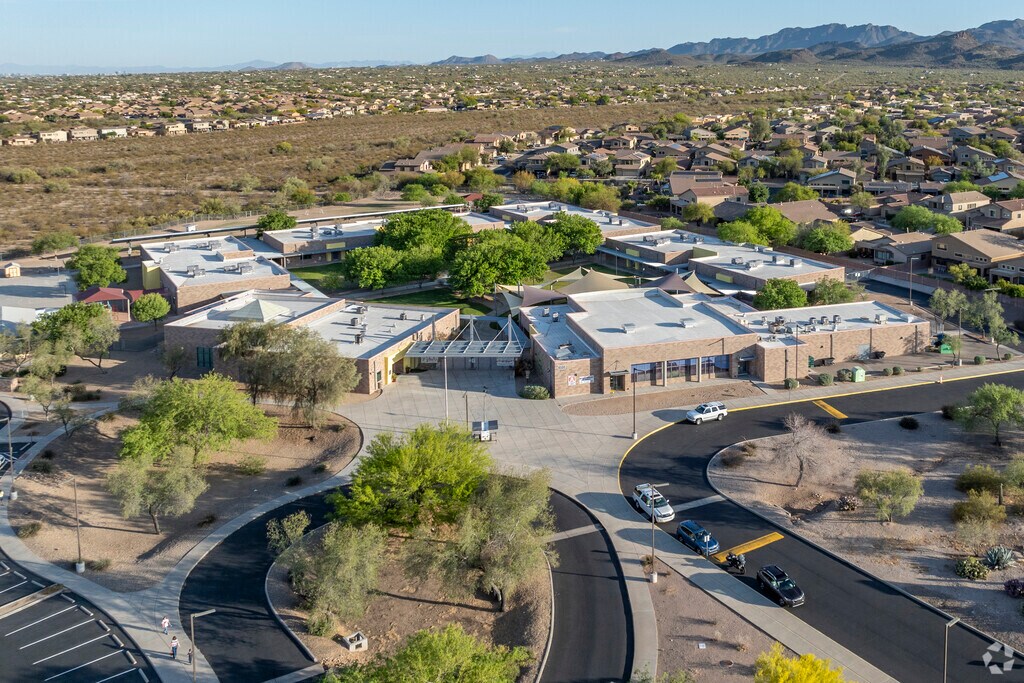 Tucson’s Rattlesnake Ridge Elementary School gets a rating of 6/10 from GreatSchools.com.