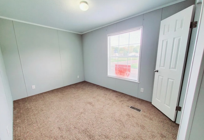 9970 Harbor Beach Ct, Fair Haven, MI 48023 - photo 3