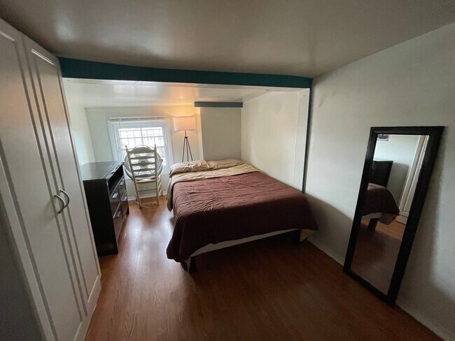 1013 St Paul St unit 4, Baltimore, MD 21202 - photo 5