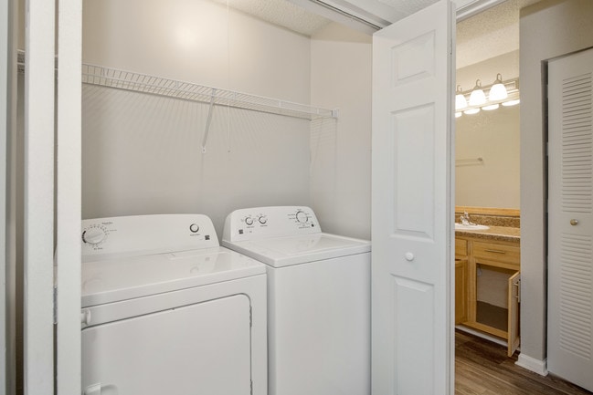 Sommerset Place, Raleigh, NC 27615 - photo 3