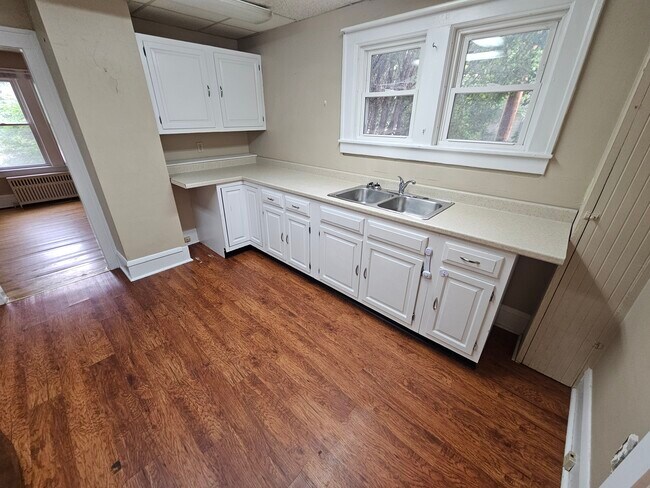 173 Pearl St unit A, Essex Junction, VT 05452 - photo 7