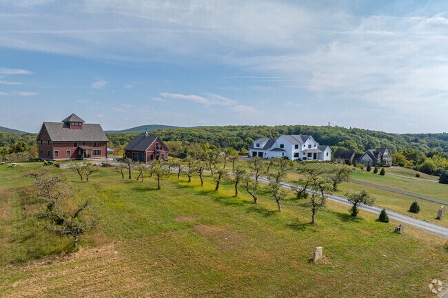 Large homes with spacious properties can be found in Clintondale.