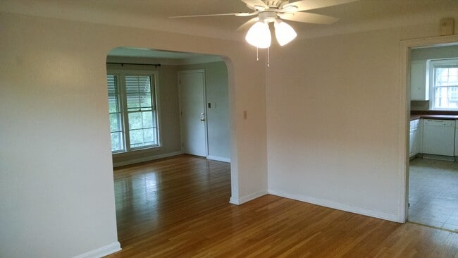 18725 Chagrin Blvd unit UP, Shaker Heights, OH 44122 - photo 5