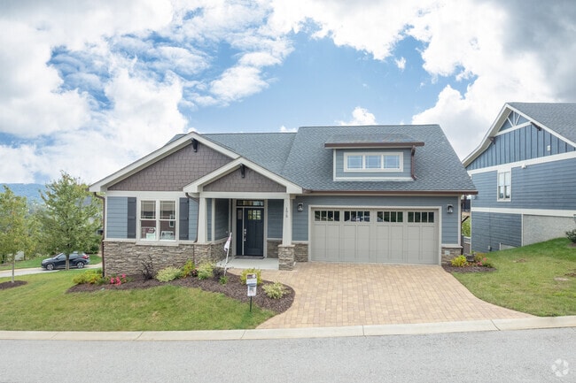 Pinnacle 2 - 4BR, 3BA - 2,896SF