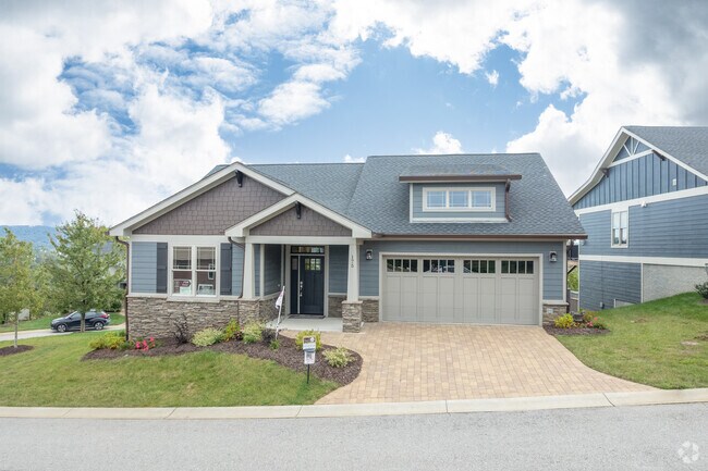 Pinnacle 2 - 4BR, 3BA - 2,896SF