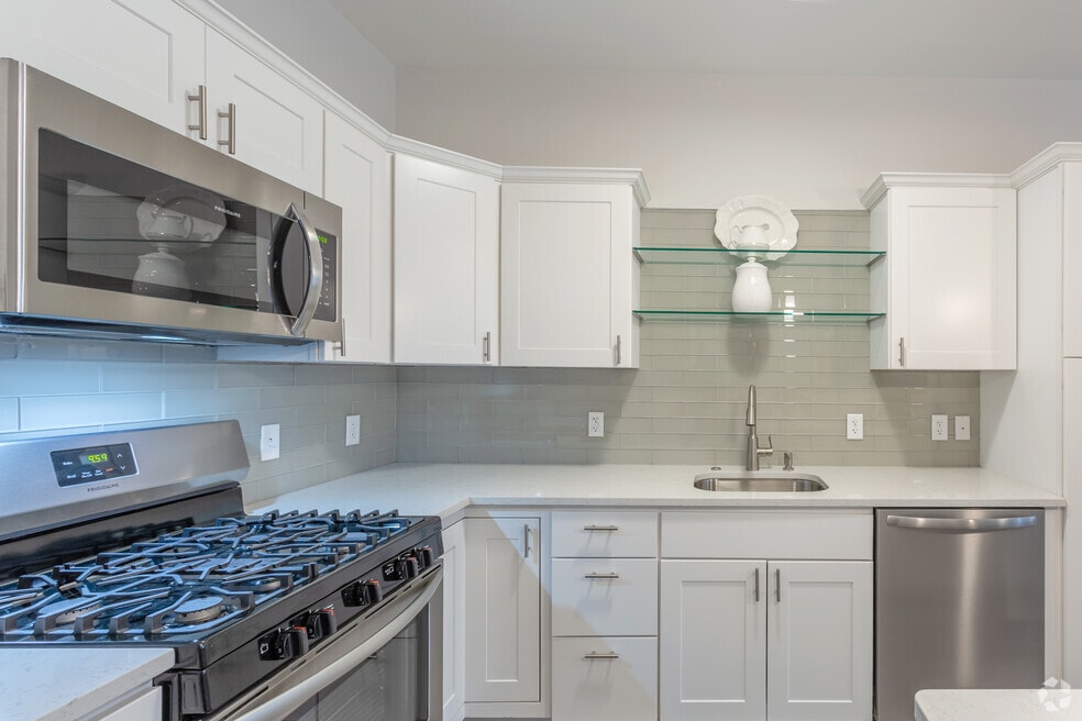 Amelia, South Dartmouth, MA 02748 - photo 1