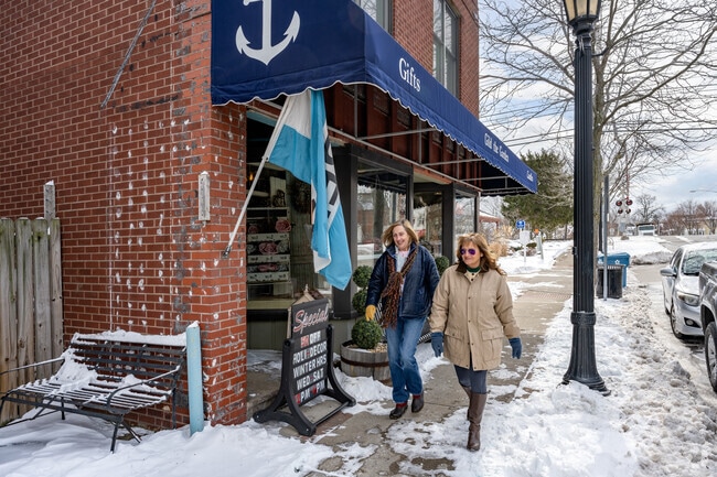 Vermilion's downtown has a variety of boutiques, restaurants, and other local businesses.