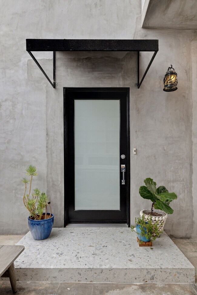 316 1st St Unit 316 half, Manhattan Beach, CA 90266