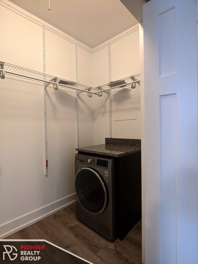 713 W Brompton Ave unit 3, Chicago, IL 60657 - photo 7