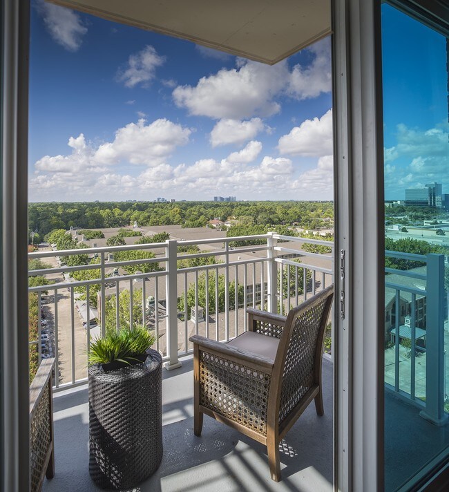 9870 Gaylord Dr, Houston, TX 77024