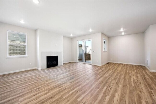 4719 Valdai Ct, Aurora, CO 80019 - photo 5