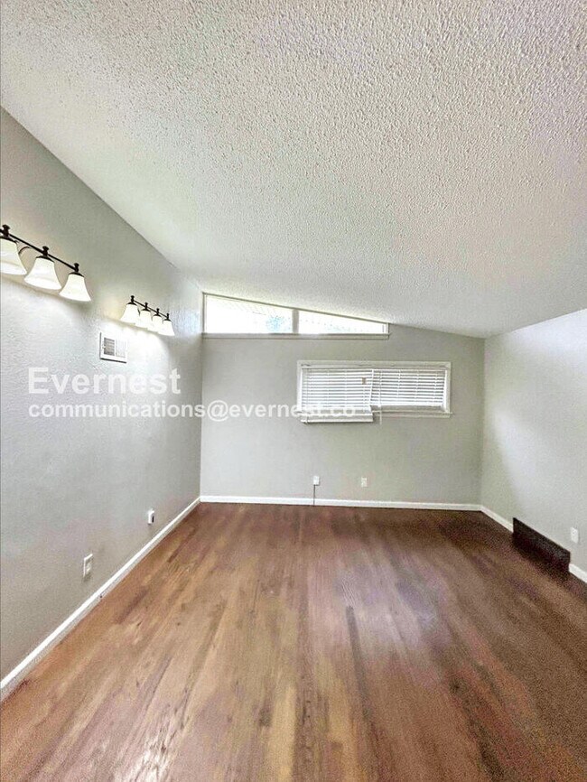 1130 Trampe Ave, Saint Louis, MO 63138 - photo 4