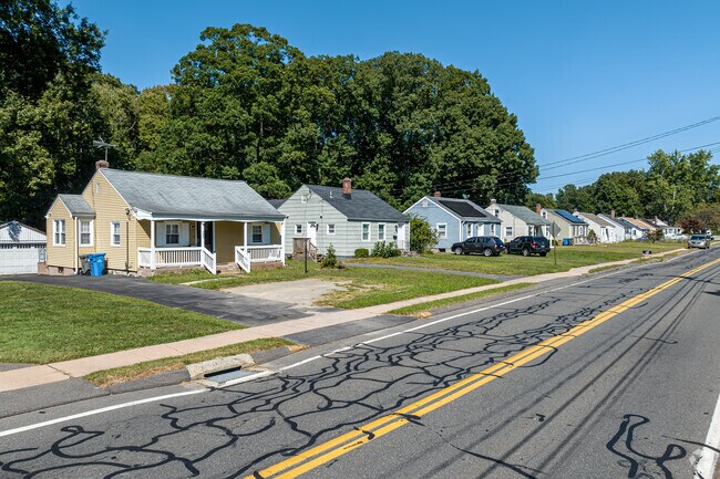 Waddell is home to a large number of compact capes on small lots.