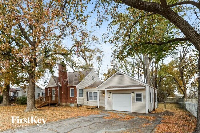 1204 Highgrove Rd, Grandview, MO 64030 - photo 2