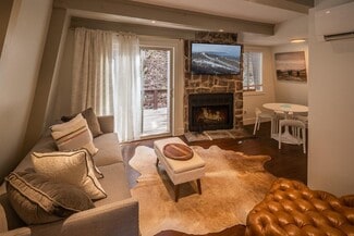 58 Creekside Dr Unit A, Banner Elk, NC 28604