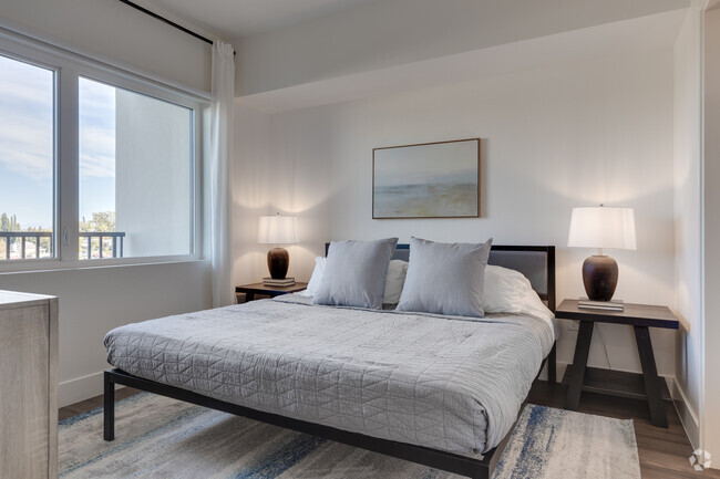 1BR, 1BA - 702SF