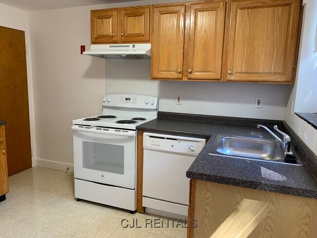 9 Heath Rd, Arlington, MA 02474 - photo 3