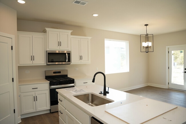 20680 S Barker St, Spring Hill, KS 66083 - photo 7