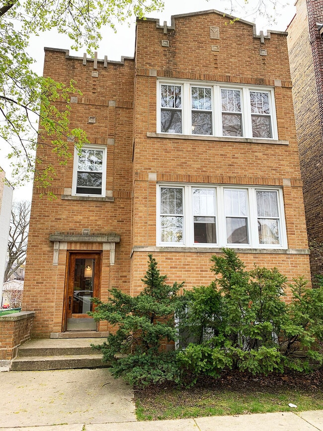 2445 W Pensacola Ave Unit G, Chicago, IL 60618