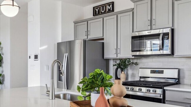 948 Andrews Crest Dr, Berthoud, CO 80513 - photo 4