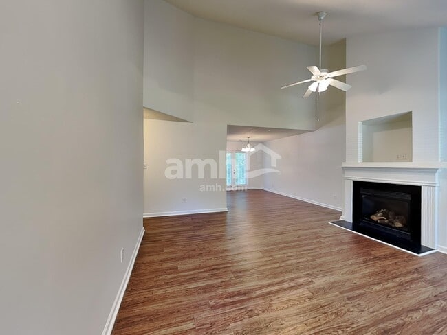 10815 Pointer Ridge Dr, Charlotte, NC 28214 - photo 3