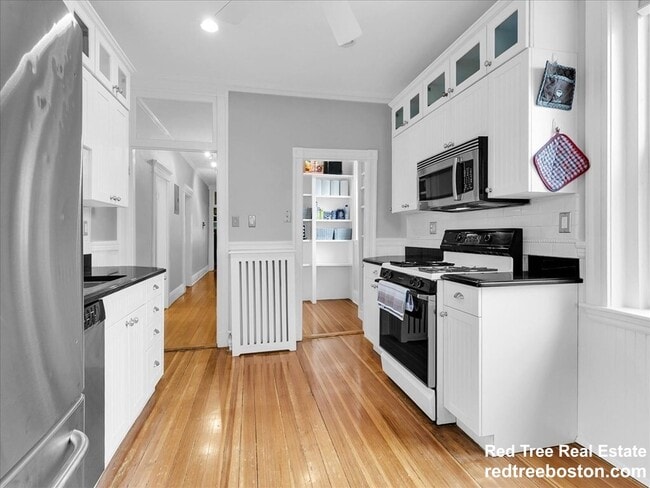 80 Browne St, Brookline, MA 02446 - photo 7