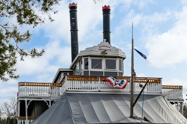 19th-century Michigan Princess Riverboat cruises along the Grand River branch south of Waverly.
