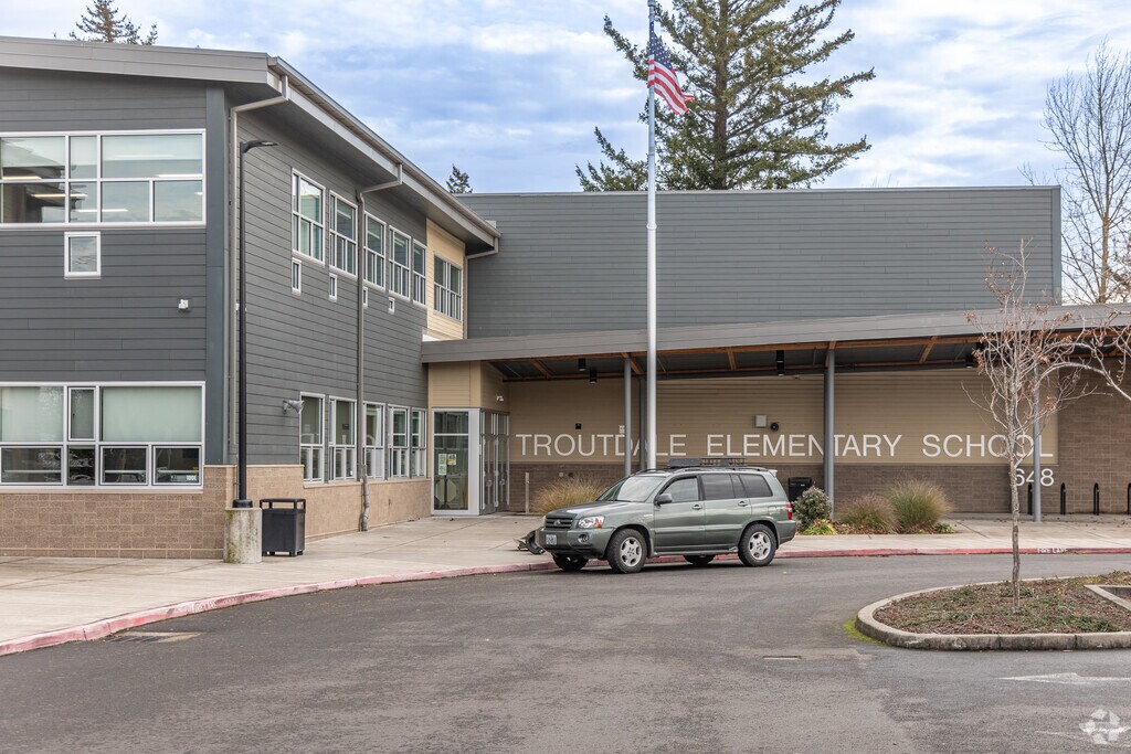 Troutdale Elementary School receives a C-plus grade from Niche.