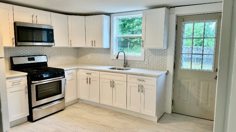 48 Mechanic St, Danielson, CT 06239 - photo 1