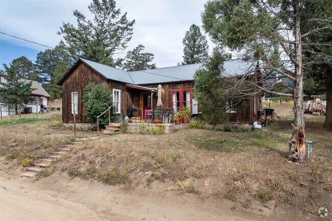 Rustic farmhouses in Gold Hill are a common sight.