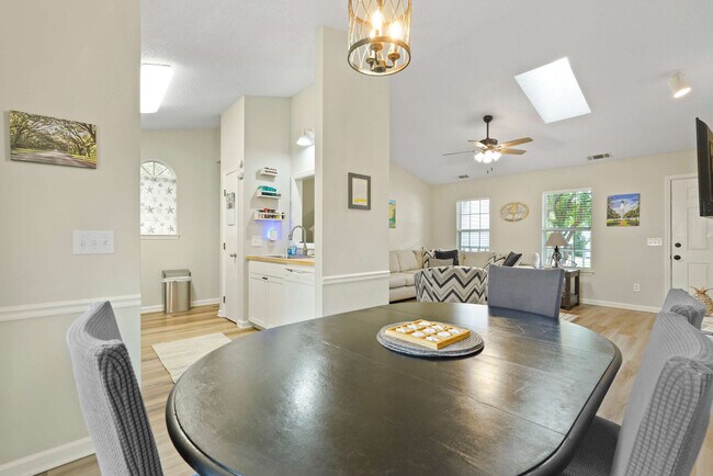 529 Pointe S Dr unit ID1244829P, Savannah, GA 31410 - photo 6