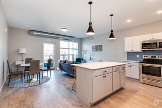 129 Holmes St S, Shakopee, MN 55379