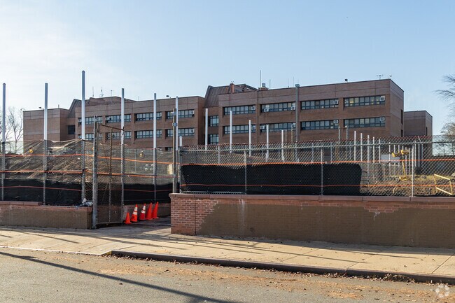 IS 075 is located at 455 Huguenot Avenue in Staten Island.