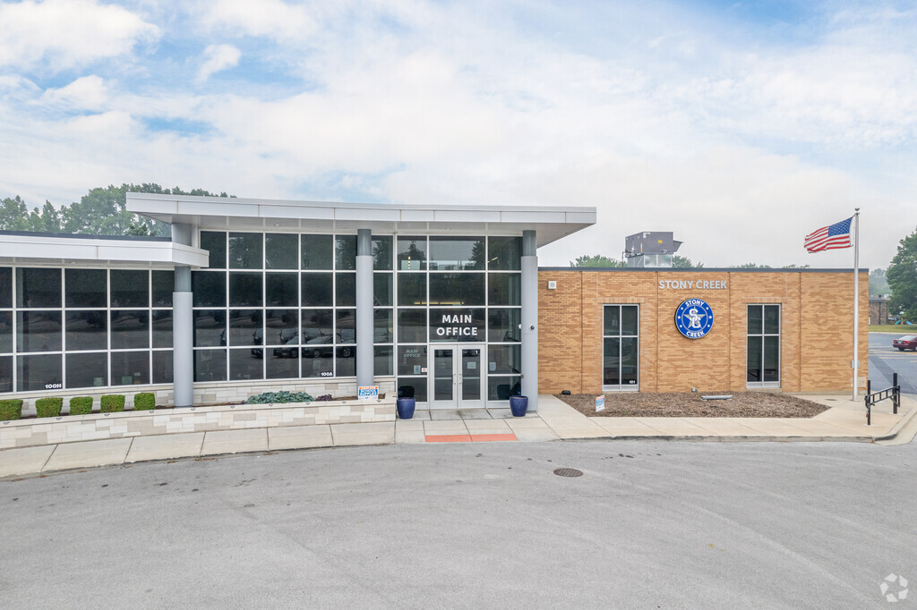 Stony Creek Elementary School is an above average, public school located in Alsip, IL.
