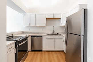 124 Coors Blvd, Pataskala, OH 43062