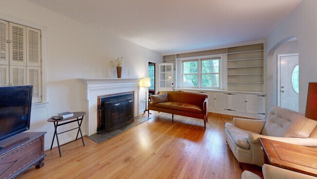 25 Forest St, Closter, NJ 07624 - photo 2