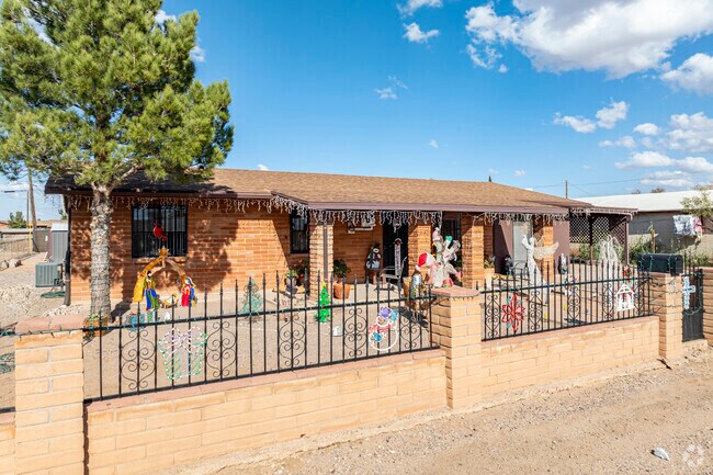 Small brick ranch homes are among the most common in Pirtleville.