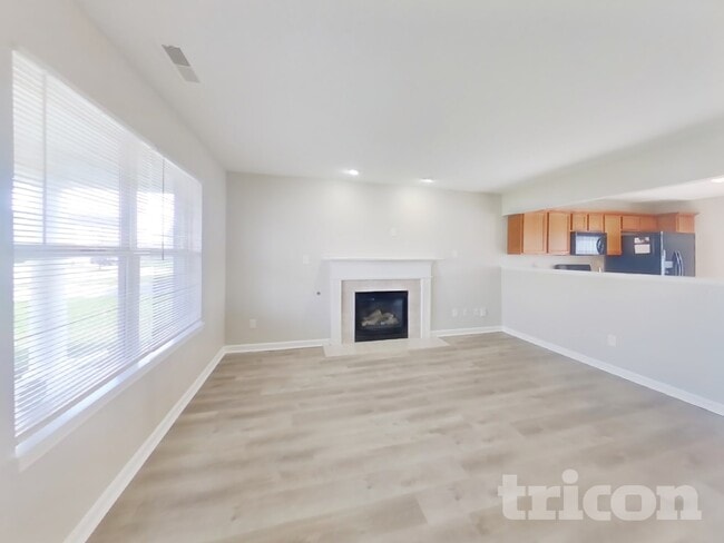 1432 Dowell St, Greenwood, IN 46143 - photo 3