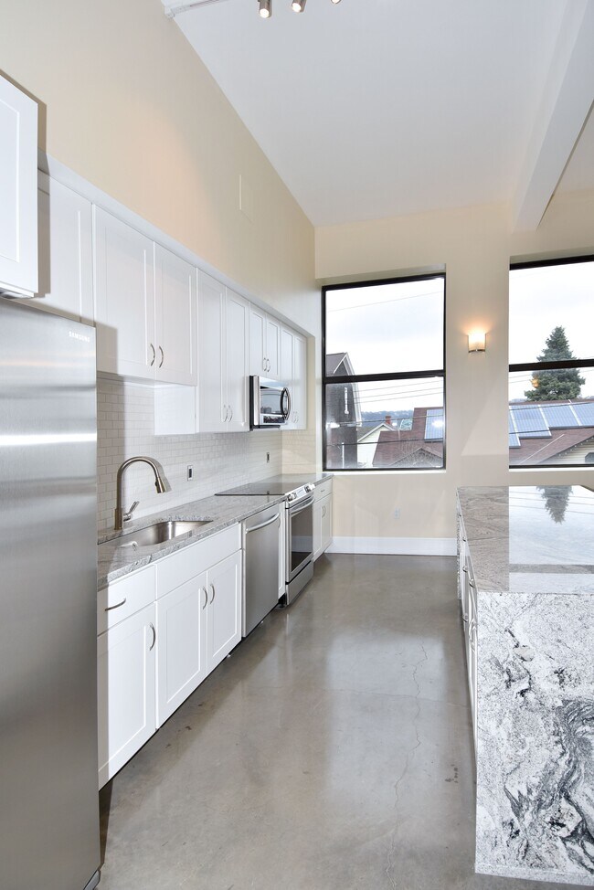 2301 Mission St unit 202, Pittsburgh, PA 15203 - photo 4