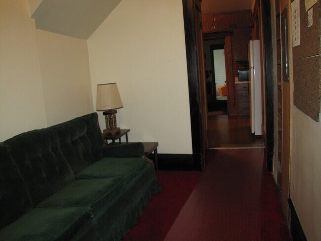 318 S Burrowes St unit 318 B, State College, PA 16801 - photo 2