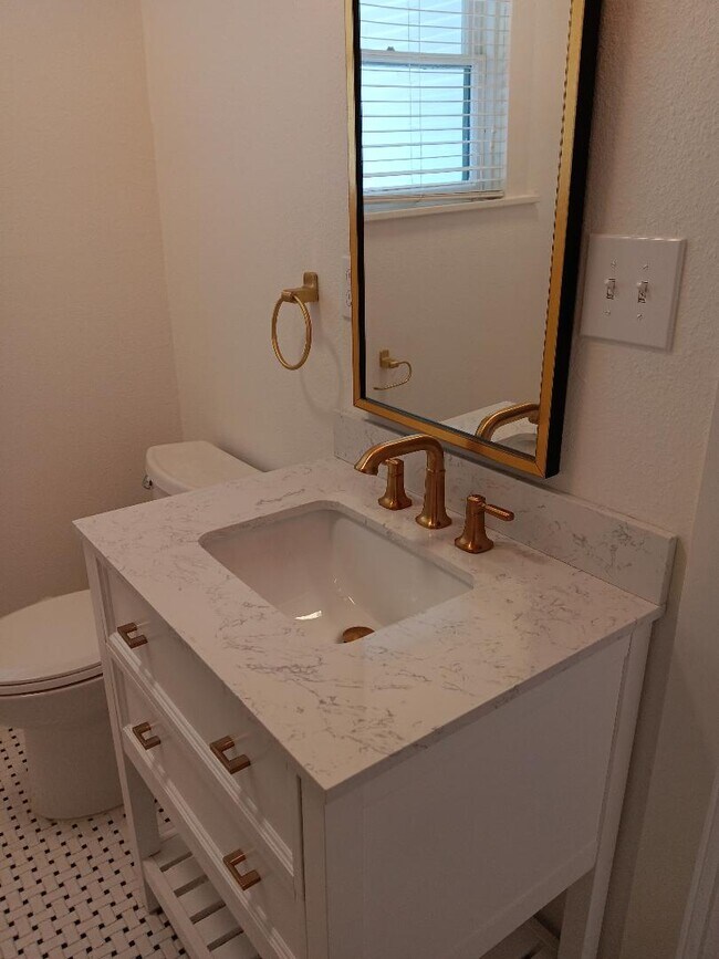 603 E Grayson St unit 603 E. Grayson st., San Antonio, TX 78208 - photo 4